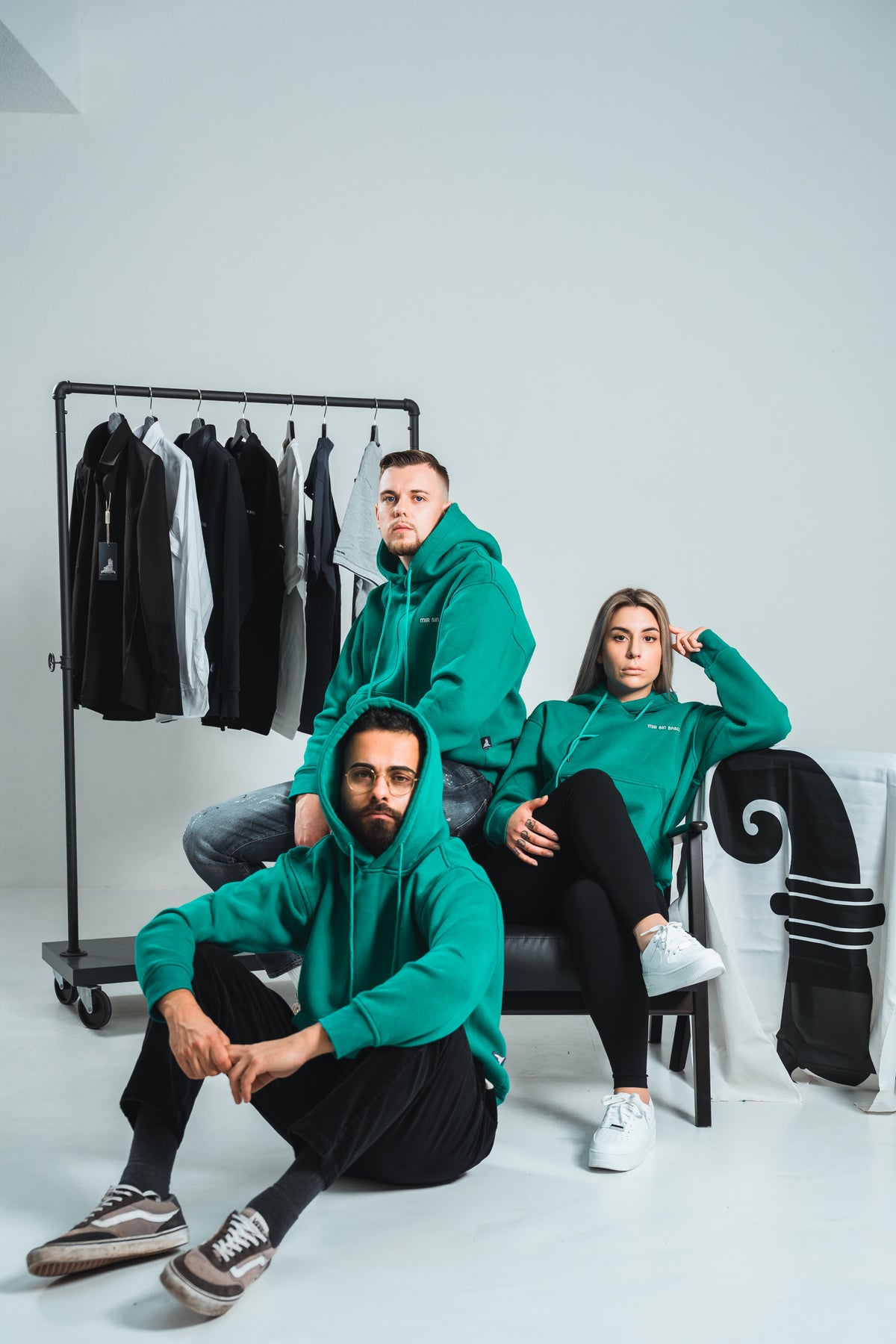 Hoodie MIR SIN BASEL – Grün – 100% Baumwolle – Unisex